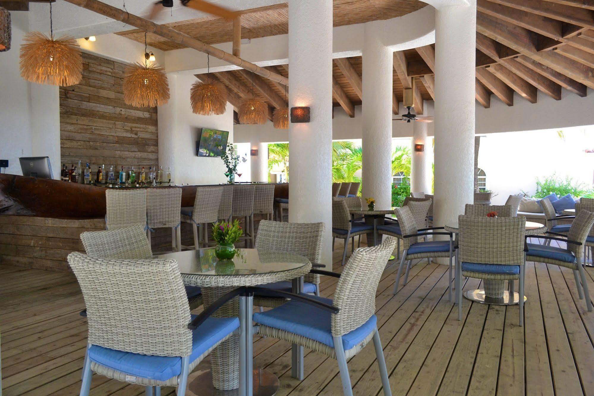 Las Sirenas Hotel And Condos West Bay Exterior foto